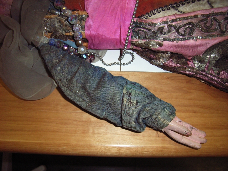 Braccio destro prima del restauro